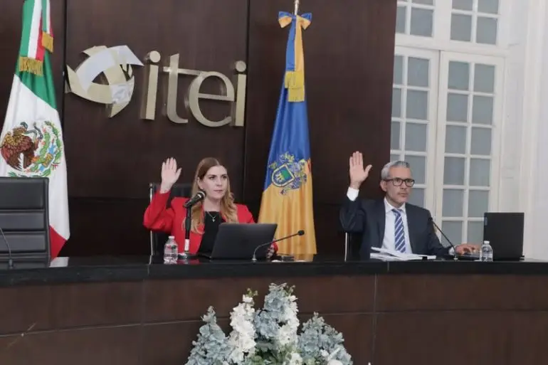 ITEI impone arresto administrativo a alcalde y funcionaria de Tomatlán